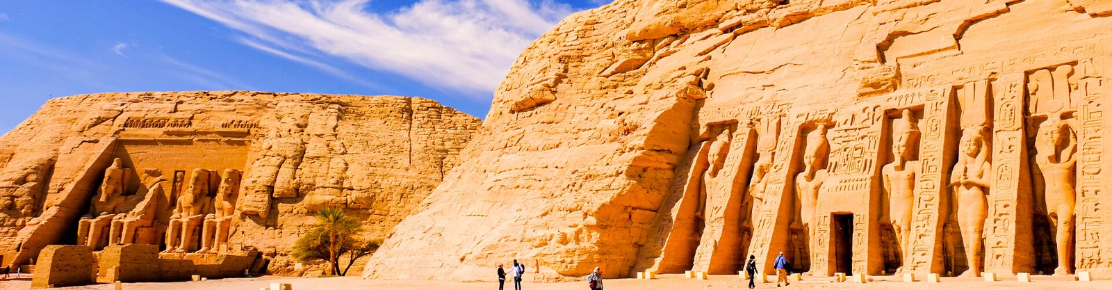 A picture of the temples of Abu Simbel in Egypt